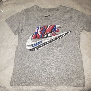 BOY'S New with tags Nike shirt